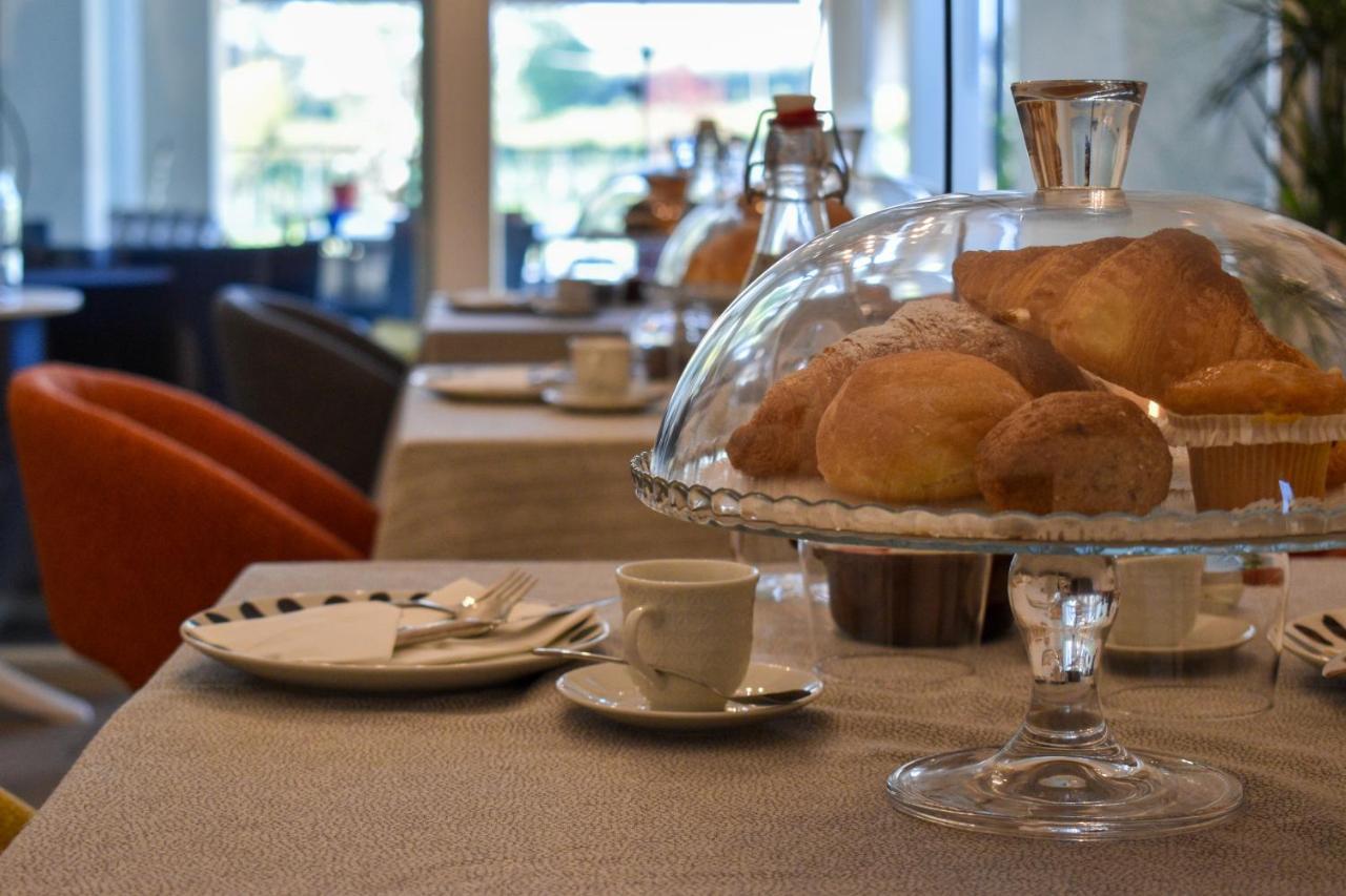 Bed And Breakfast Le Giale Castelnuovo del Garda Buitenkant foto