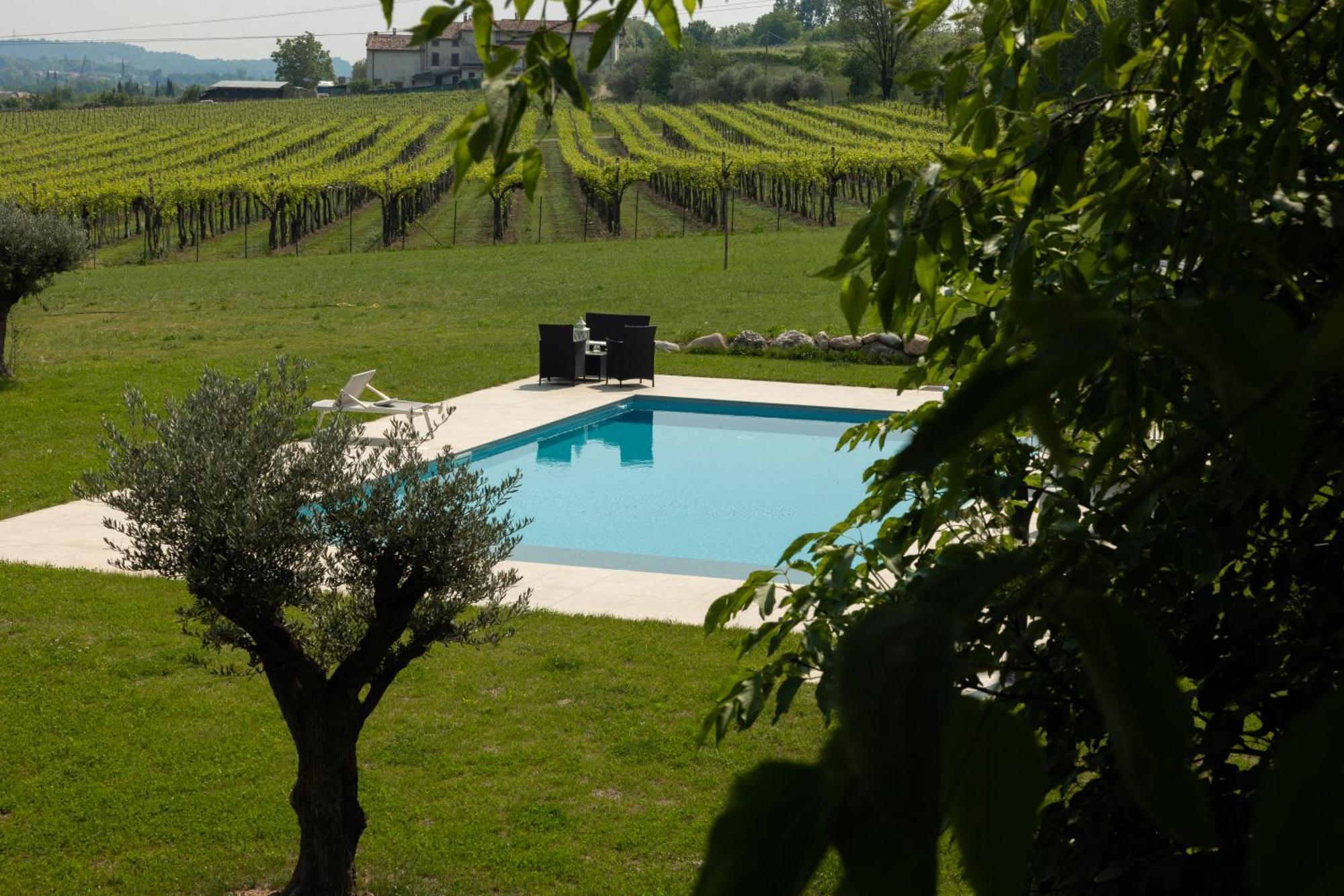 Bed And Breakfast Le Giale Castelnuovo del Garda Buitenkant foto