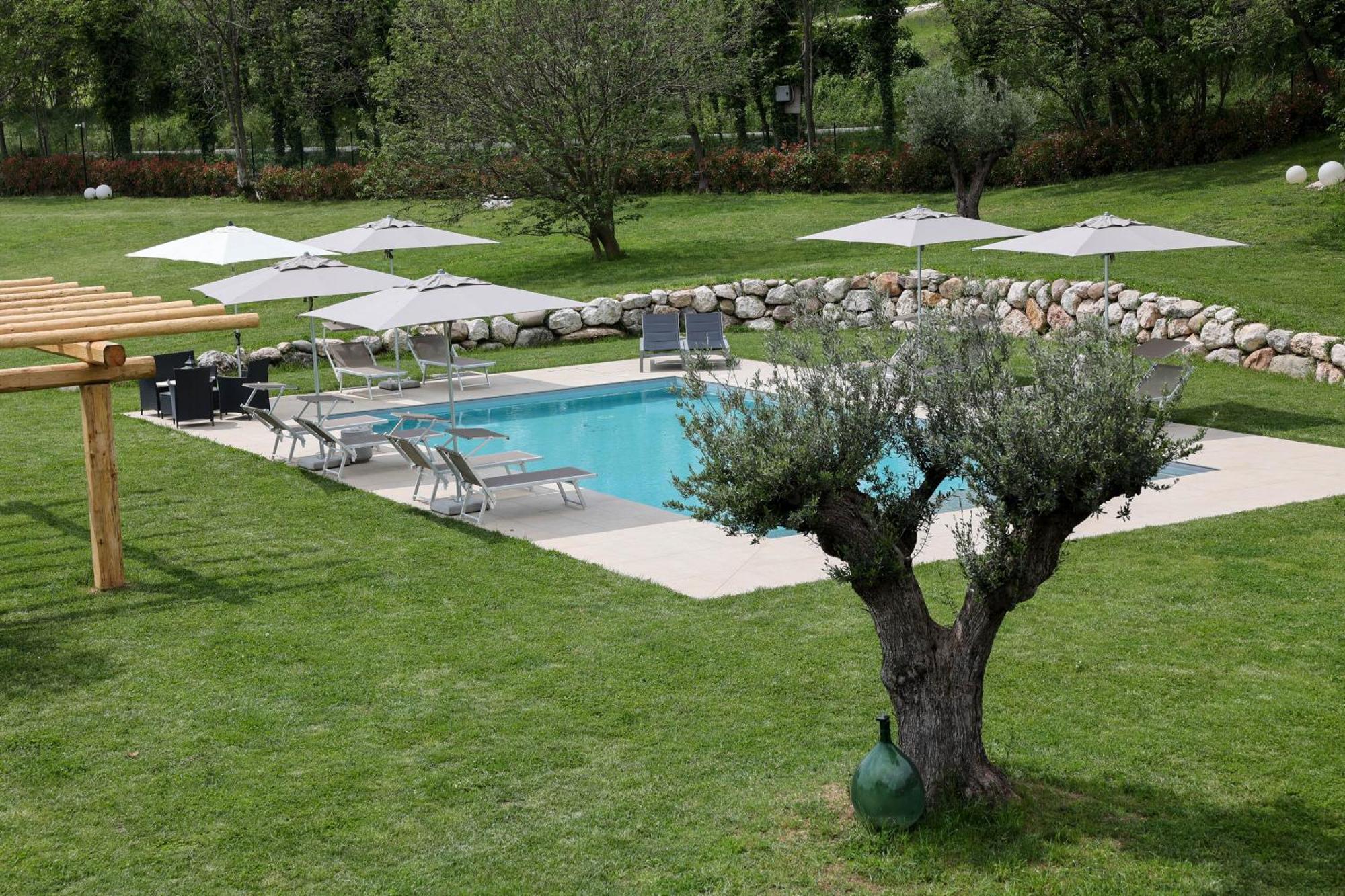 Bed And Breakfast Le Giale Castelnuovo del Garda Buitenkant foto